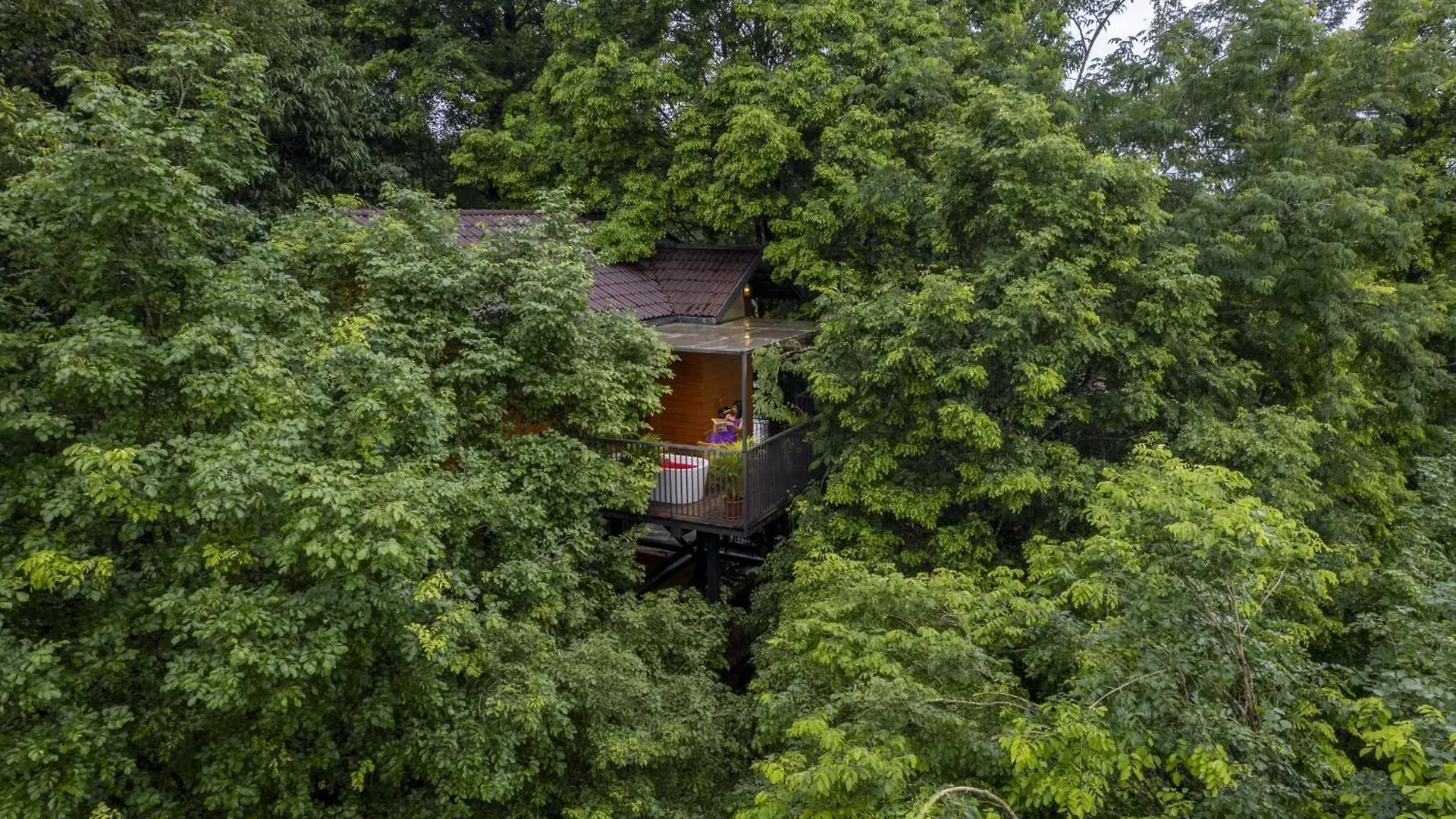 Crystal Kuruva Nature Resort & Spa contacts