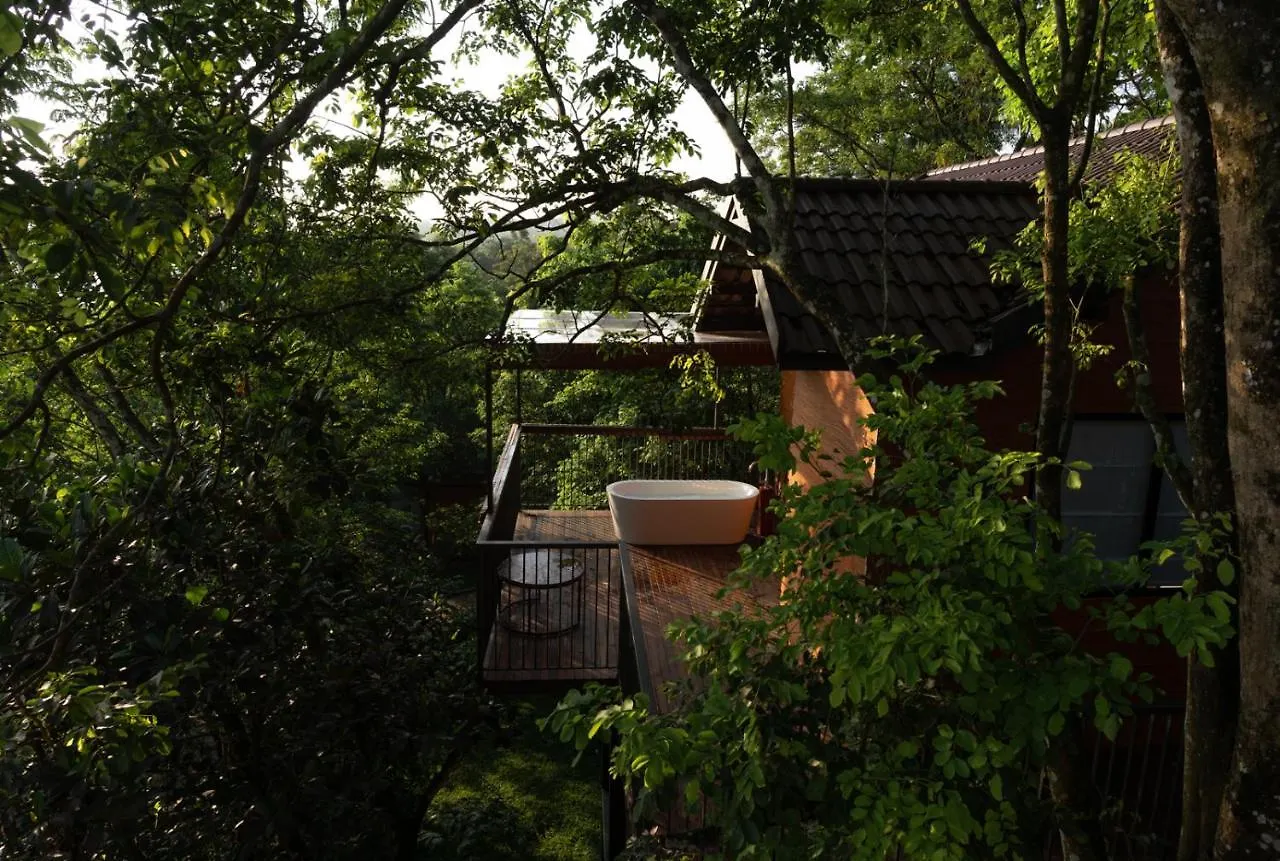 *****  Crystal Kuruva Nature Resort & Spa Ваянад Индия
